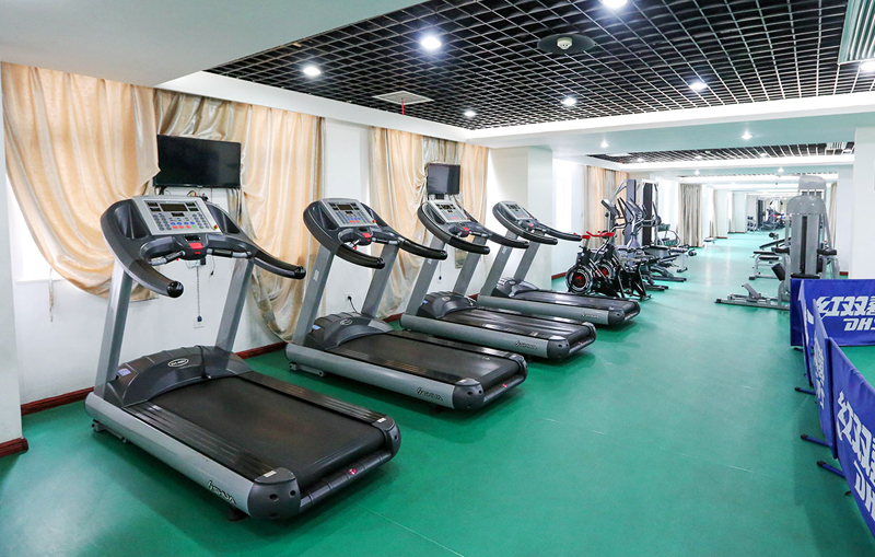 单位健身房器材